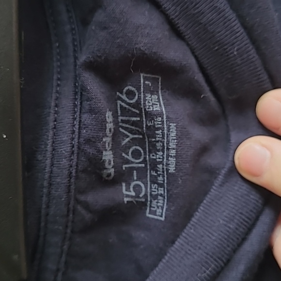 3/$30 Adidas short sleeve T. Youth size L EUC - Picture 3 of 4